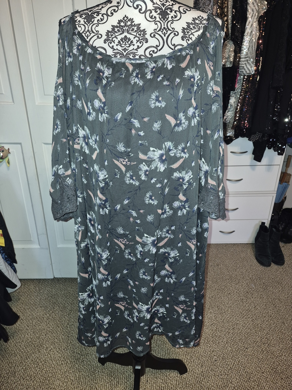 Maurices Gray Floral Off-Shoulder Dress - 1(14/16W)